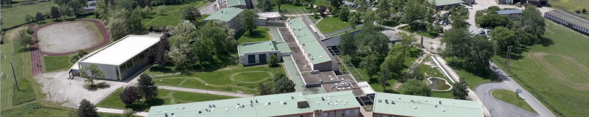 Vue aérienne du lycée agricole du Bourbonnais et de la ferme